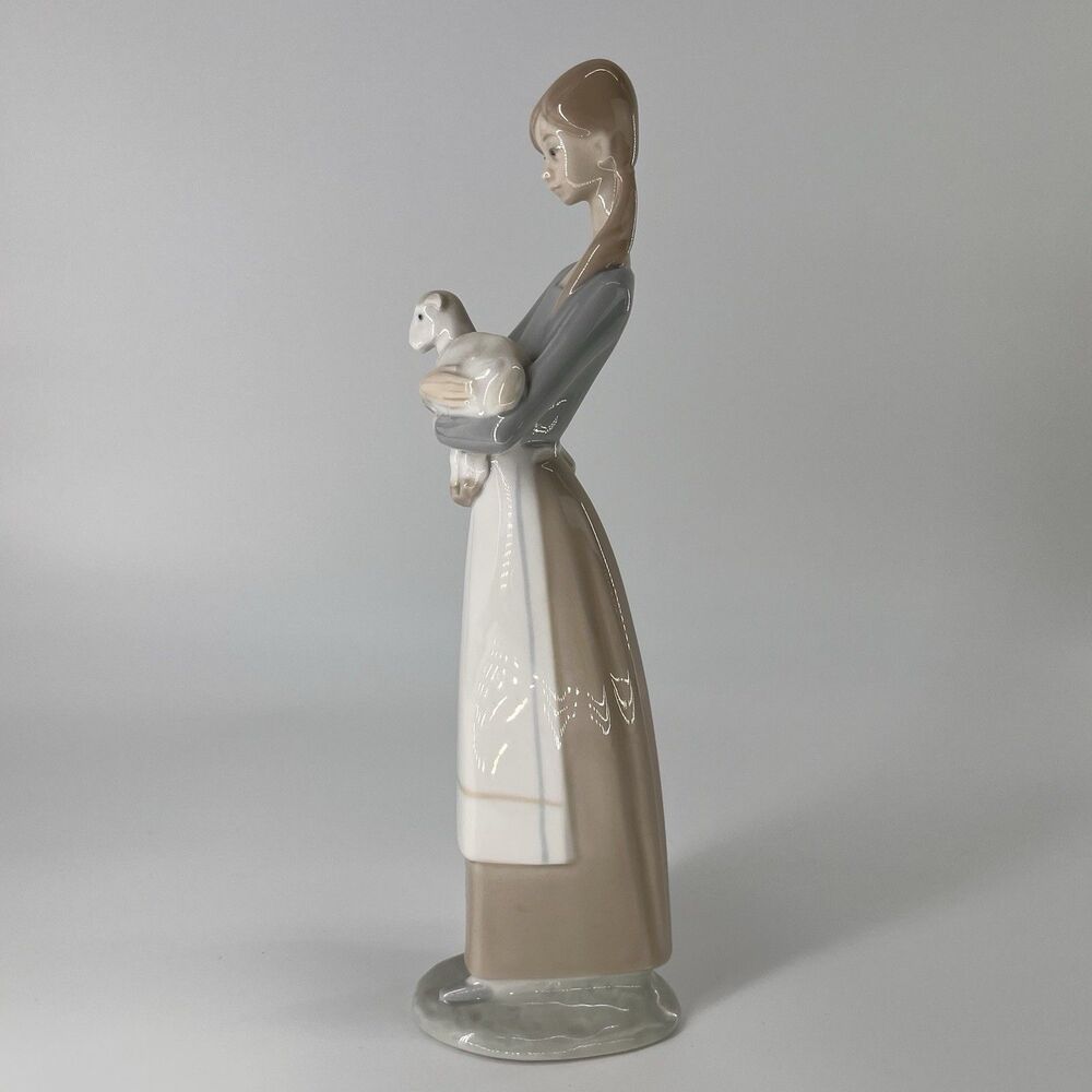 Lladró Porcelain Figurine "Girl with Lamb" (#4505) Pastorcita con Cordero Glossy - Picture 5 of 9